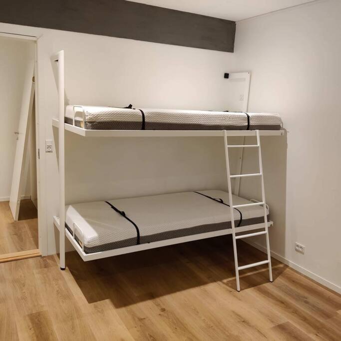 Апартаменты New Flat With Hot Tub - No3 Oyndarfjordur Экстерьер фото