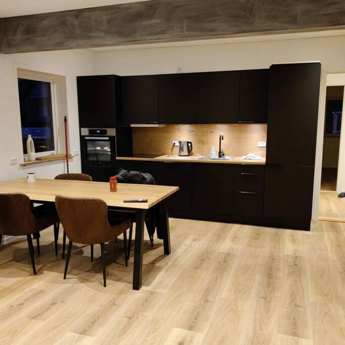 Апартаменты New Flat With Hot Tub - No3 Oyndarfjordur Экстерьер фото